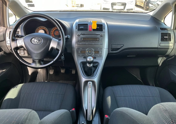 Toyota Auris cena 29900 przebieg: 129240, rok produkcji 2010 z Warta małe 596